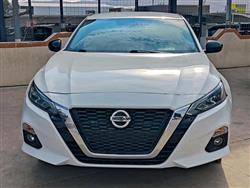 نيسان ألتيما